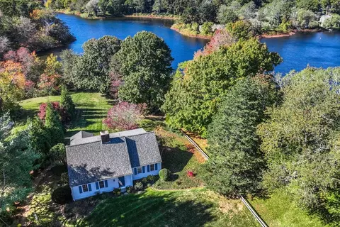 20 Water St, Sandwich, MA 02563