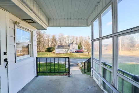 22 Chapin St, Easthampton, MA 01027 photo 5