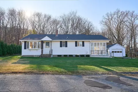 22 Chapin St, Easthampton, MA 01027