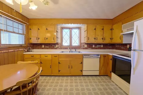 22 Chapin St, Easthampton, MA 01027 photo 8