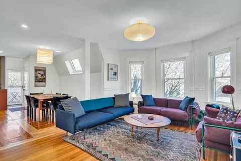 68 Dartmouth St #3, Belmont, MA 02478
