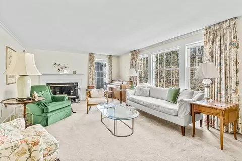 40 Radcliffe, Wellesley, MA 02482 photo 3
