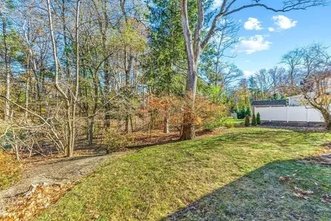 40 Radcliffe, Wellesley, MA 02482 photo 21
