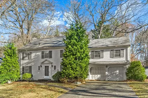 40 Radcliffe, Wellesley, MA 02482 photo 2