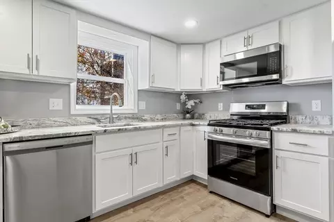 2 Murray St, Lynn, MA 01905 photo 3
