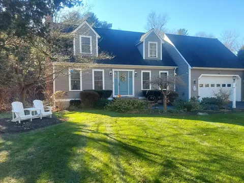 20 Point Dr, East Bridgewater, MA 02333