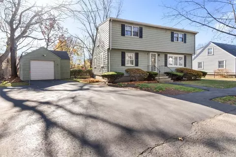 33 Proctor Cir, Peabody, MA 01960