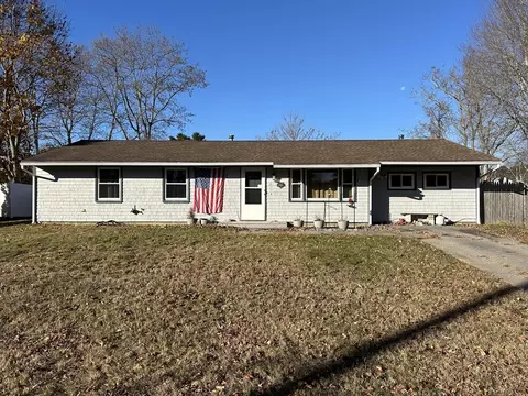 14 Dennis Ln, Wareham, MA 02571 photo 2