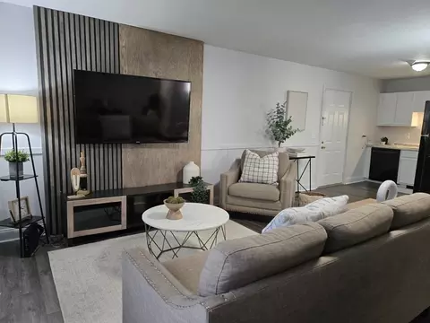 1 Eric Pl #103, North Providence, RI 02911