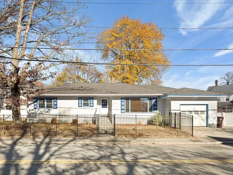397 Parker St, Lowell, MA 01851