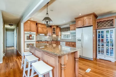 8 Flintlock Ln, Dedham, MA 02026 photo 4
