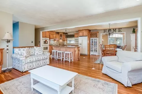 8 Flintlock Ln, Dedham, MA 02026 photo 6