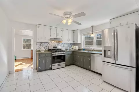 8 Gloria Rd, Georgetown, MA 01833 photo 10