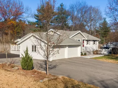8 Gloria Rd, Georgetown, MA 01833 photo 3