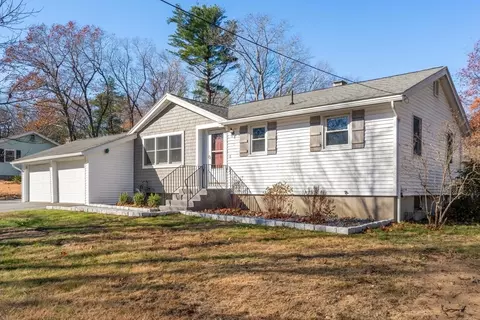 8 Gloria Rd, Georgetown, MA 01833 photo 4