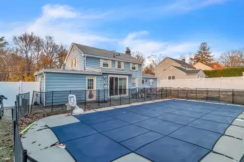 Exterior - 39 Hartwick St, Springfield, MA 01108 photo 7 of 8