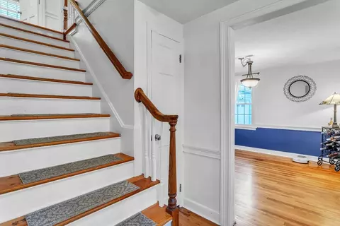 Entry Way - 39 Hartwick St, Springfield, MA 01108 photo 4 of 5