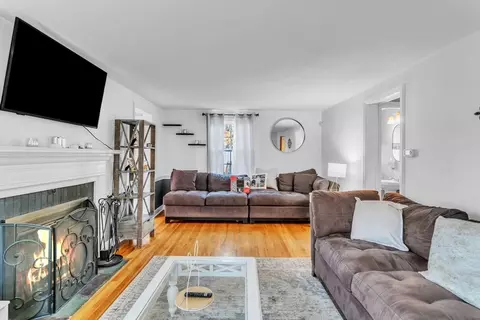 Living - 39 Hartwick St, Springfield, MA 01108 photo 1 of 5