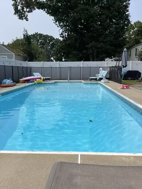 Exterior - 39 Hartwick St, Springfield, MA 01108 photo 8 of 8