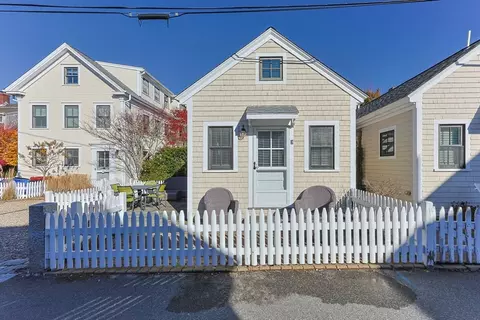 10 Washington Ave #3, Provincetown, MA 02657