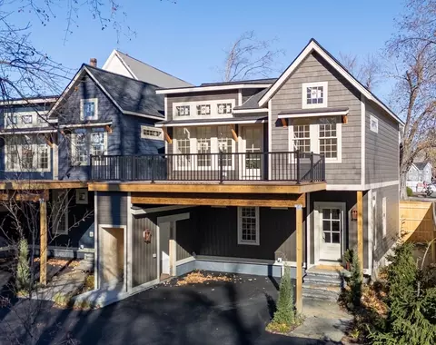 67 Park St #G, Northampton, MA 01062