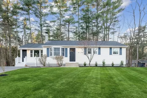 88 Maplewood Dr, Townsend, MA 01469