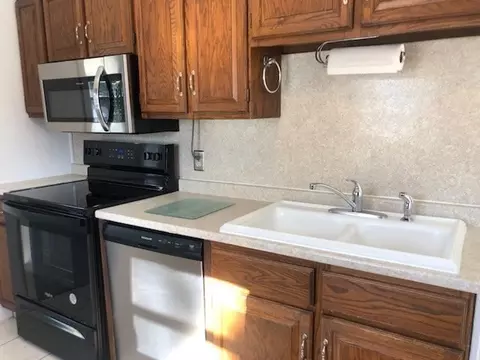 55 Balboa Dr, Springfield, MA 01119 photo 8
