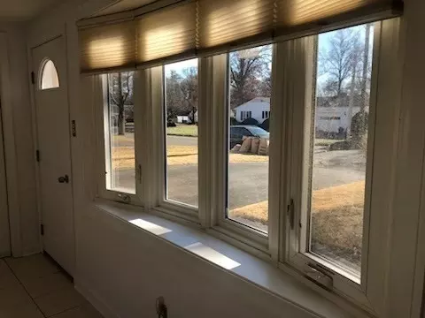 55 Balboa Dr, Springfield, MA 01119 photo 5