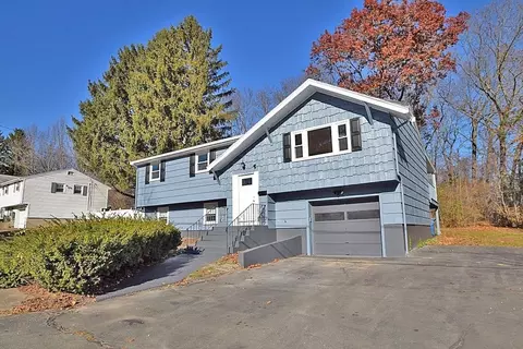 33 Fernandez Cir, Randolph, MA 02368