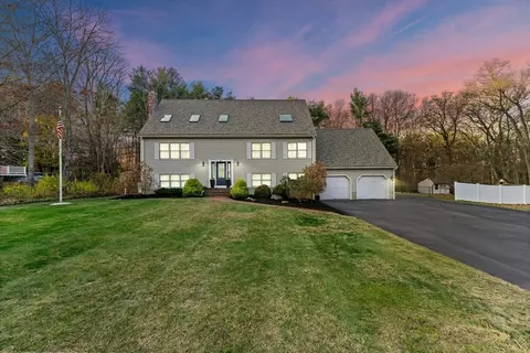 30 Tuckoosa Cir, Bridgewater, MA 02324