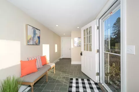 65 Everett St, Natick, MA 01760 photo 6