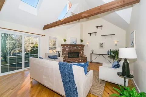 65 Everett St, Natick, MA 01760 photo 8
