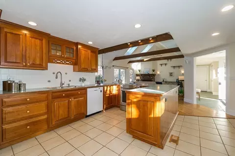 65 Everett St, Natick, MA 01760 photo 13