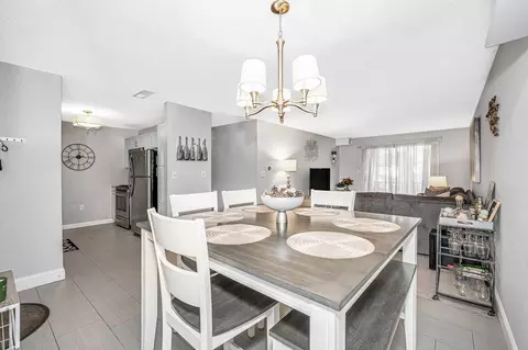 4 Greenbriar #204, North Reading, MA 01864