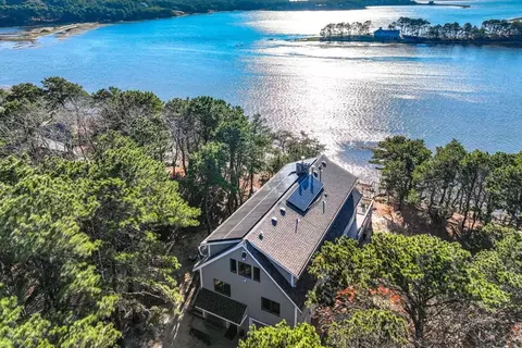 20 First Ave, Wellfleet, MA 02667