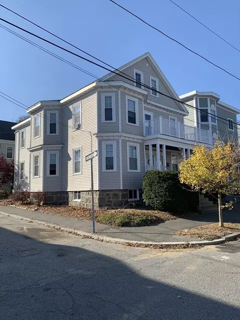 17 Dunlap, Salem, MA 01970