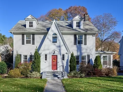 90 Coolidge Rd, Worcester, MA 01602