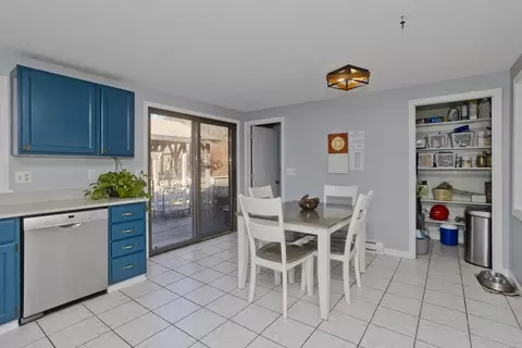 239 Park St, Easthampton, MA 01027 photo 4