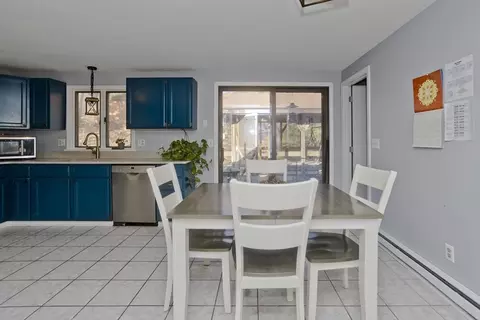 239 Park St, Easthampton, MA 01027 photo 6