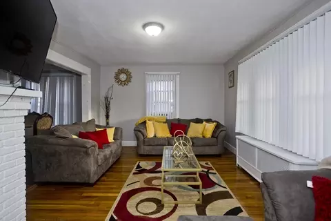 127 Daviston St, Springfield, MA 01108 photo 4