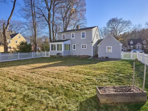 2 Benjamin Rd, Worcester, MA 01602 photo 2