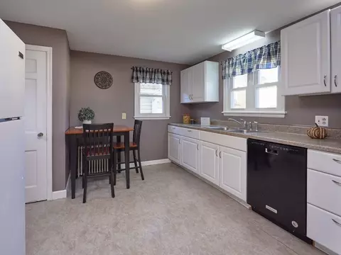 2 Benjamin Rd, Worcester, MA 01602 photo 8