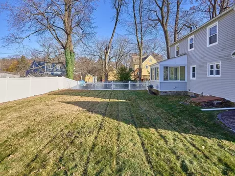 2 Benjamin Rd, Worcester, MA 01602 photo 3