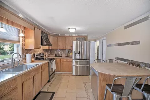 6 Moseley St, Billerica, MA 01821