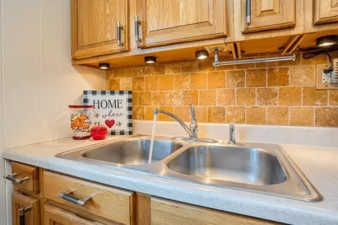55 Norman St, Springfield, MA 01104 photo 8