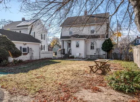 55 Norman St, Springfield, MA 01104 photo 2