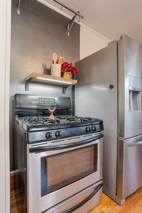55 Norman St, Springfield, MA 01104 photo 9