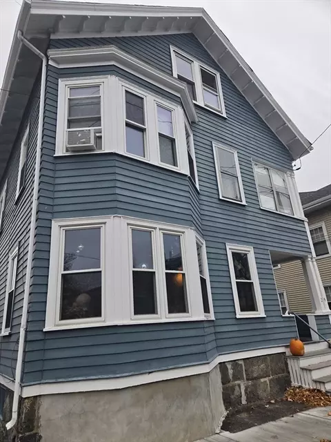 29 Harbor St, Salem, MA 01970