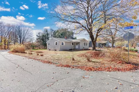 18 Steven Dr, Holyoke, MA 01040