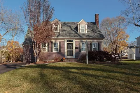 211 High St, Reading, MA 01867